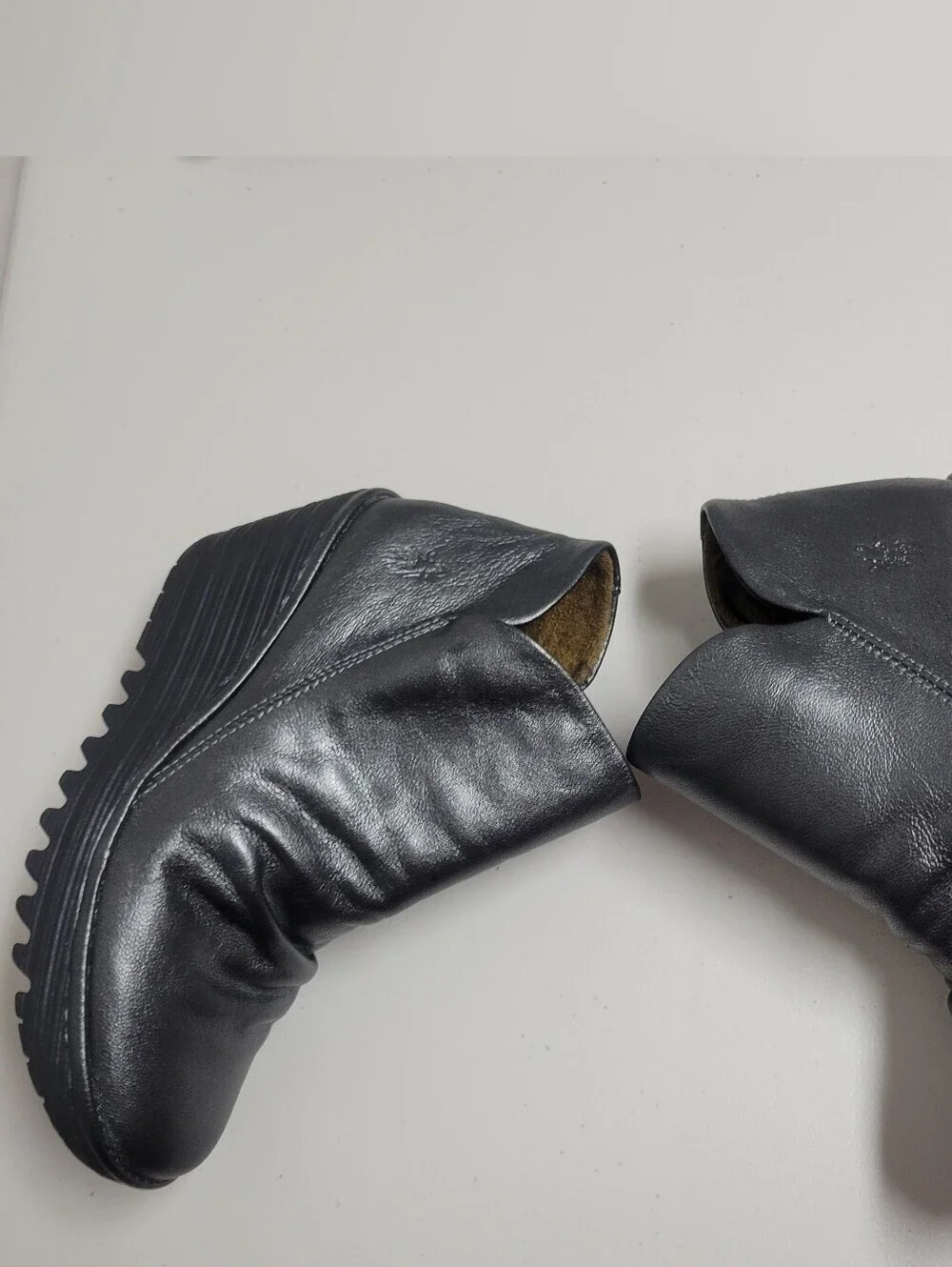Fly London NWOT Yip  Leather Ankle Boots Size 37.